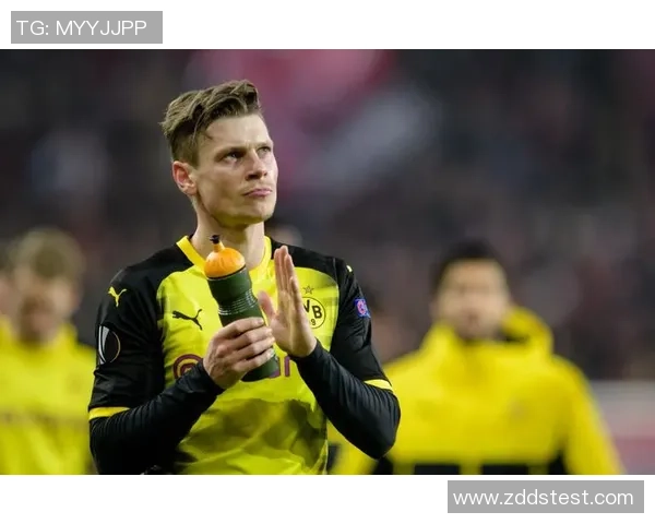 波兰足球明星的传奇故事与辉煌成就解析