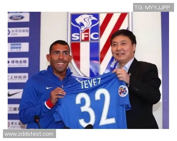 足球明星在逆境中展现绝望情绪的瞬间与心路历程