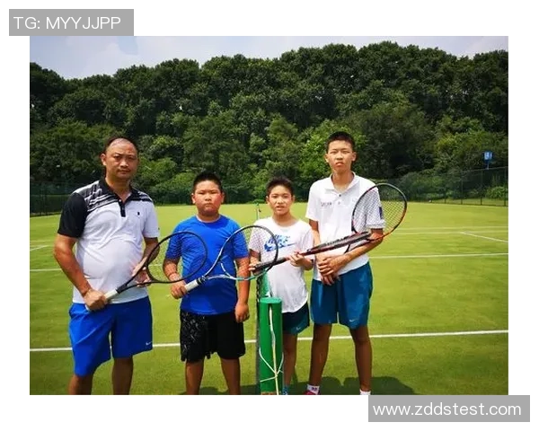 南京网球队的训练与比赛状态全景揭秘,网球巨献带你深入了解他们的奋斗历程 南京网球队的训练与比赛状态全景揭秘,网球巨献带你深入了解他们的奋斗历程